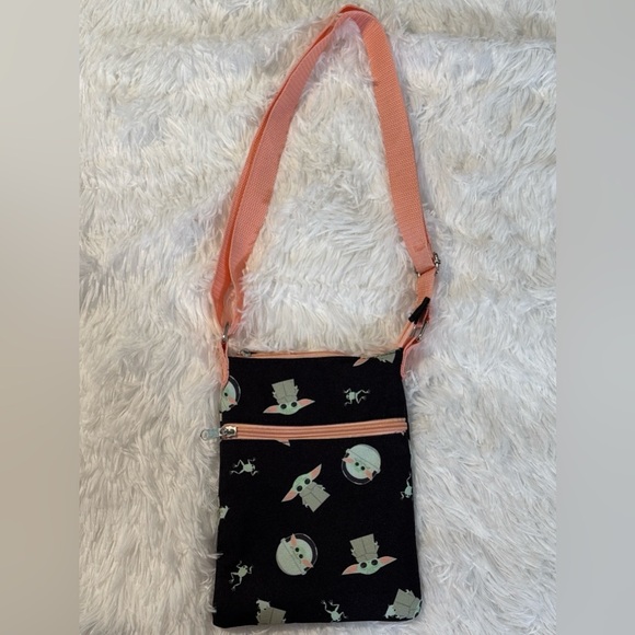 Star Wars Other - Star Wars Black and Peach Bag with Baby Yoda